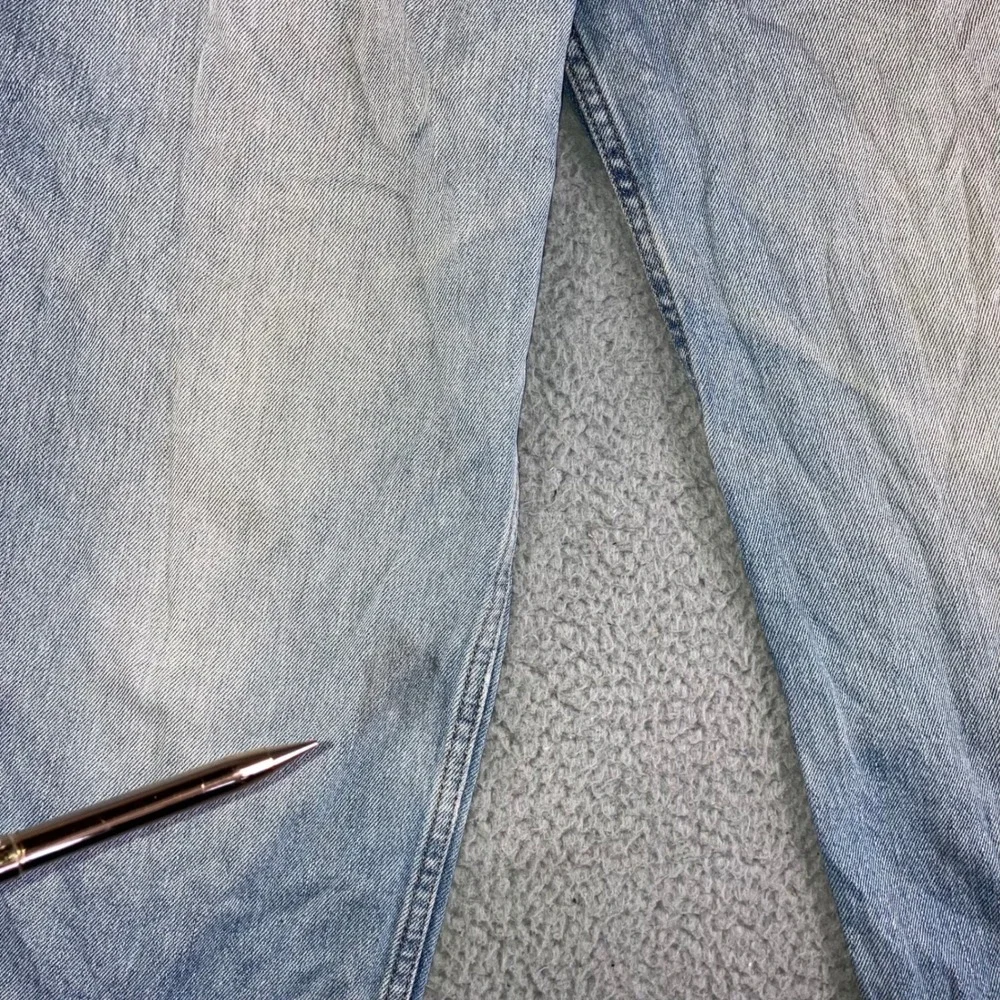Vtg Levi's 550 Relaxed Fit Jeans Men 38x32‎ Light Wash Fit 36x31